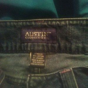 Austin clothing co. Jeans size 2 medium